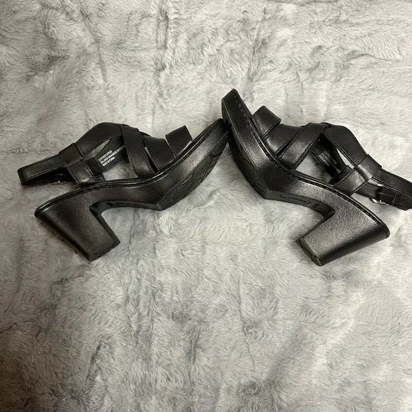 Born Ervin Sandals - Size 7 - Black - Gently Worn - Picture 4 of 8